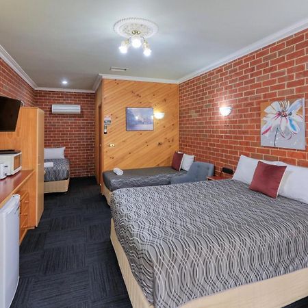 Elms Motor Inn Tumut Ngoại thất bức ảnh