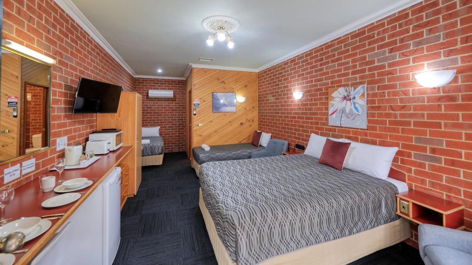 Elms Motor Inn Tumut Ngoại thất bức ảnh
